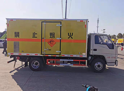 工农爆破器材运输车技术升级与安全合规新趋势